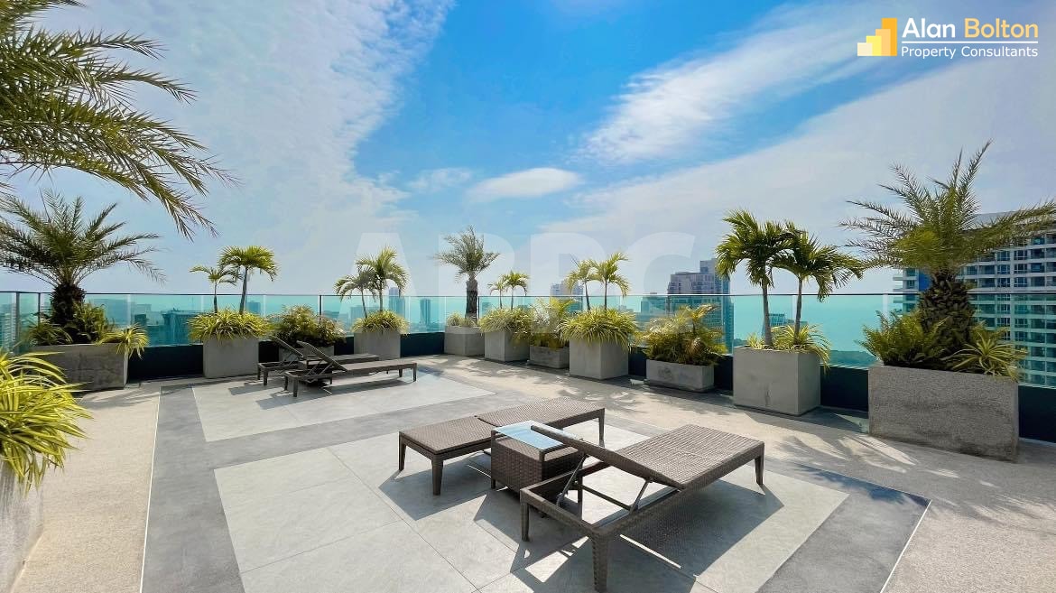 2 Bed - 2 Bath Condo for Sale in Pratumnak