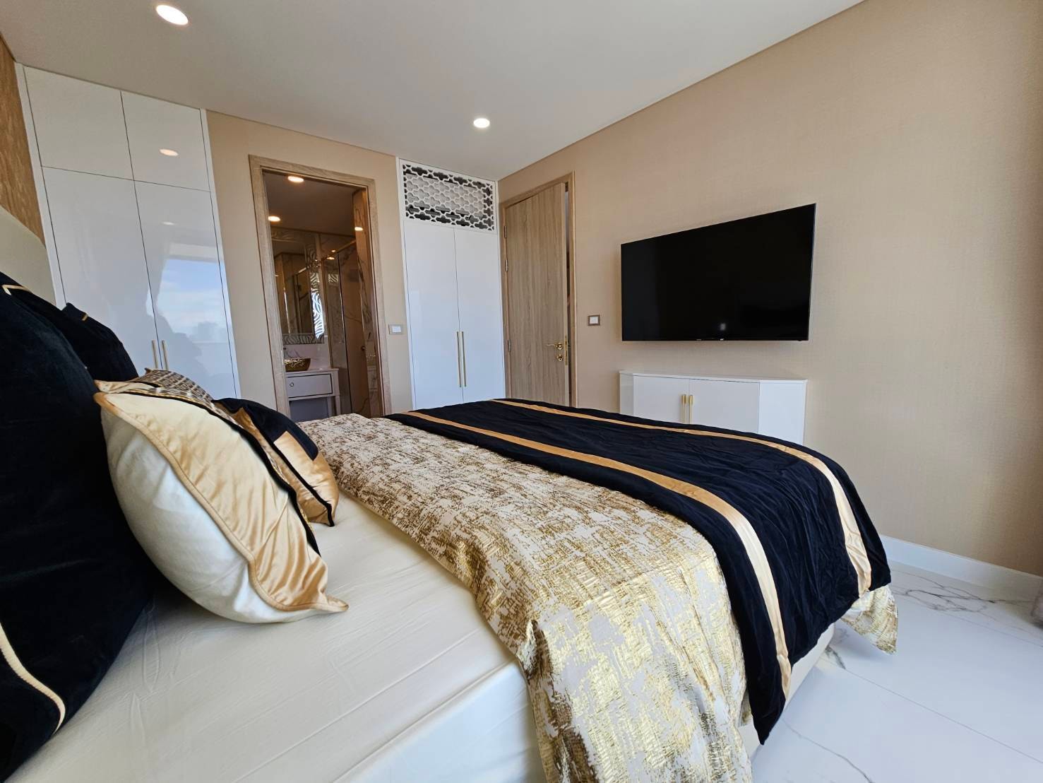 Ocean view Condominium with Jacuzzi For rent In Jomtien photo 4