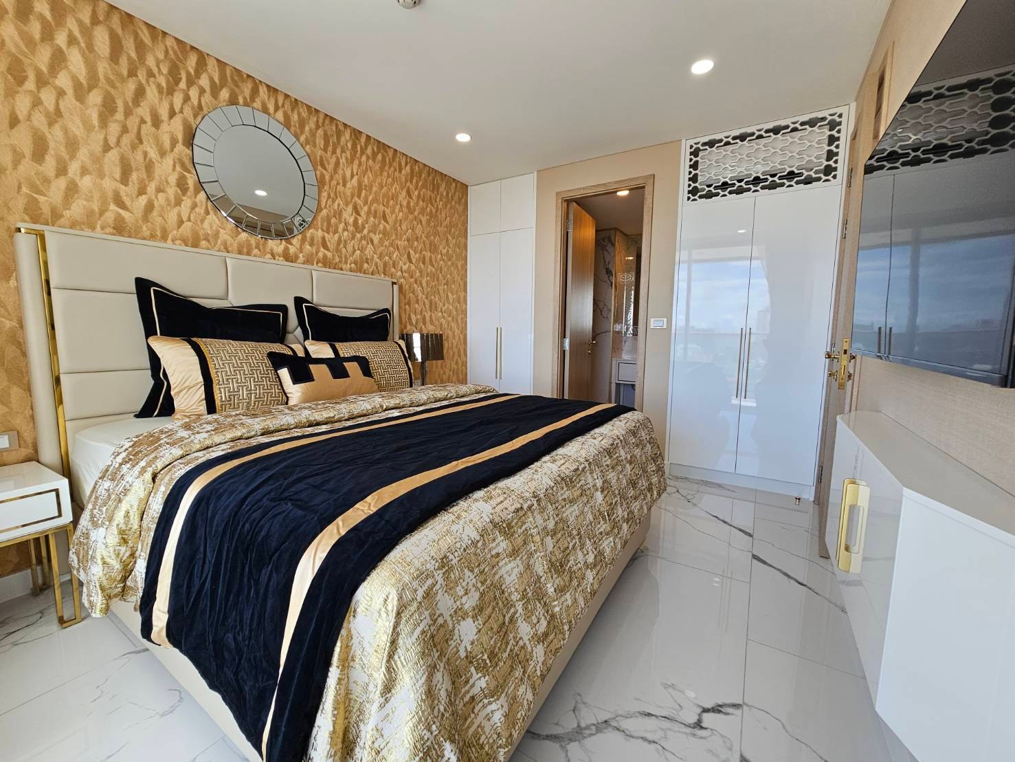 Ocean view Condominium with Jacuzzi For rent In Jomtien photo 5