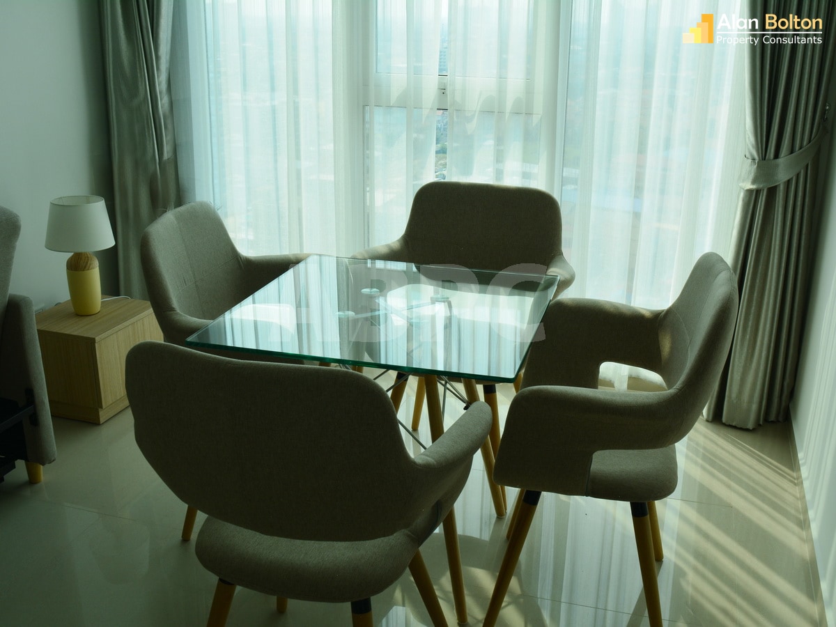 Corner unit 2 Bed 3 Bath Condo In Central Pattaya photo 4