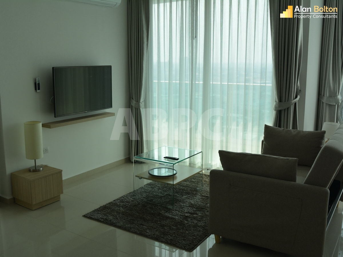 Corner unit 2 Bed 3 Bath Condo In Central Pattaya photo 5