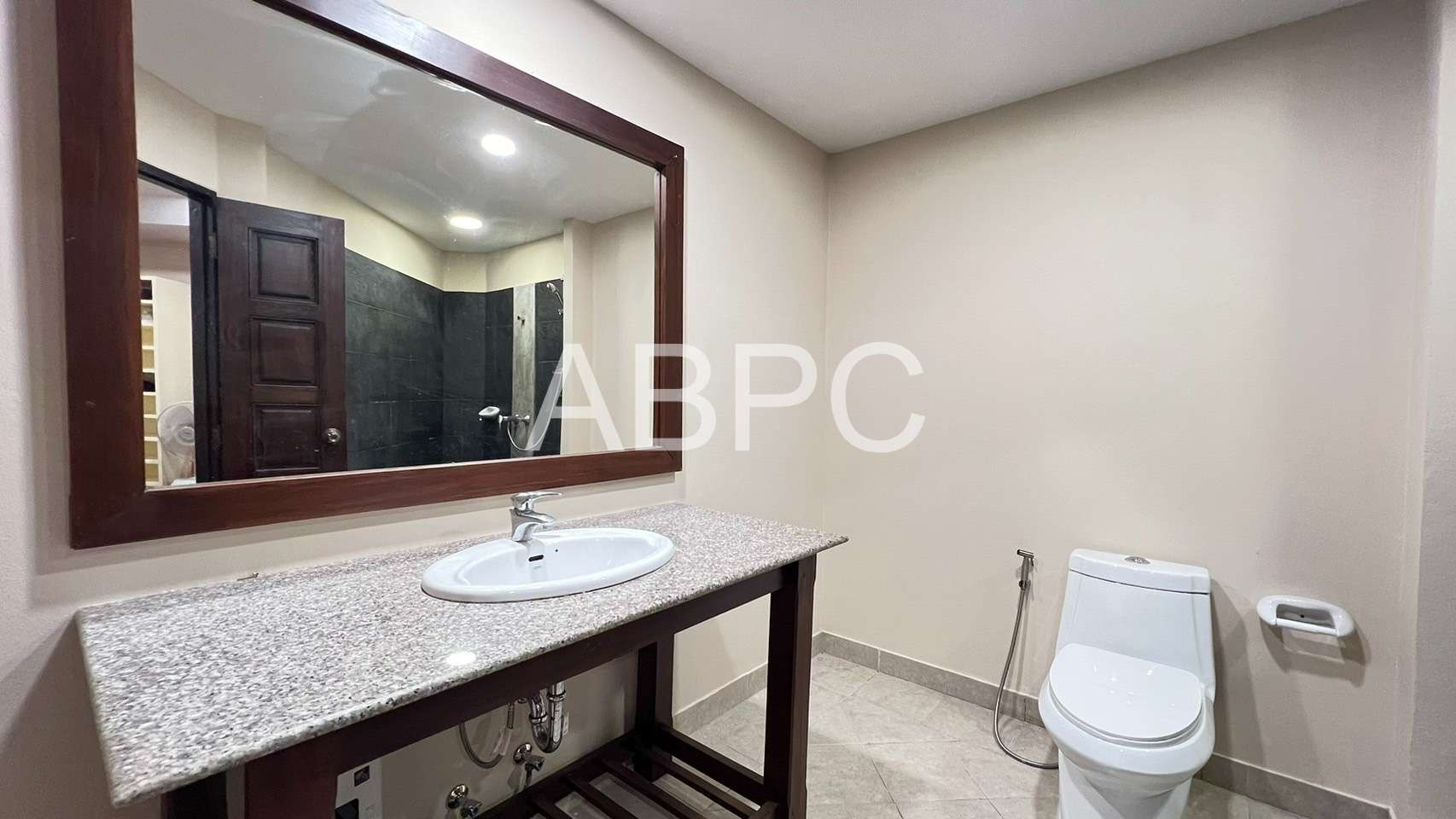Large Garden Access 2 Bed 2 Bath Condo In Jomtien photo 14