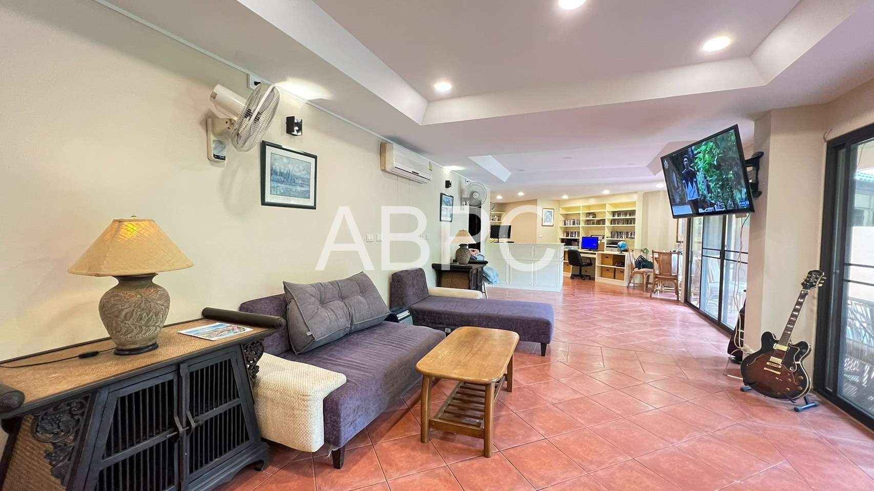 Large Garden Access 2 Bed 2 Bath Condo In Jomtien photo 9