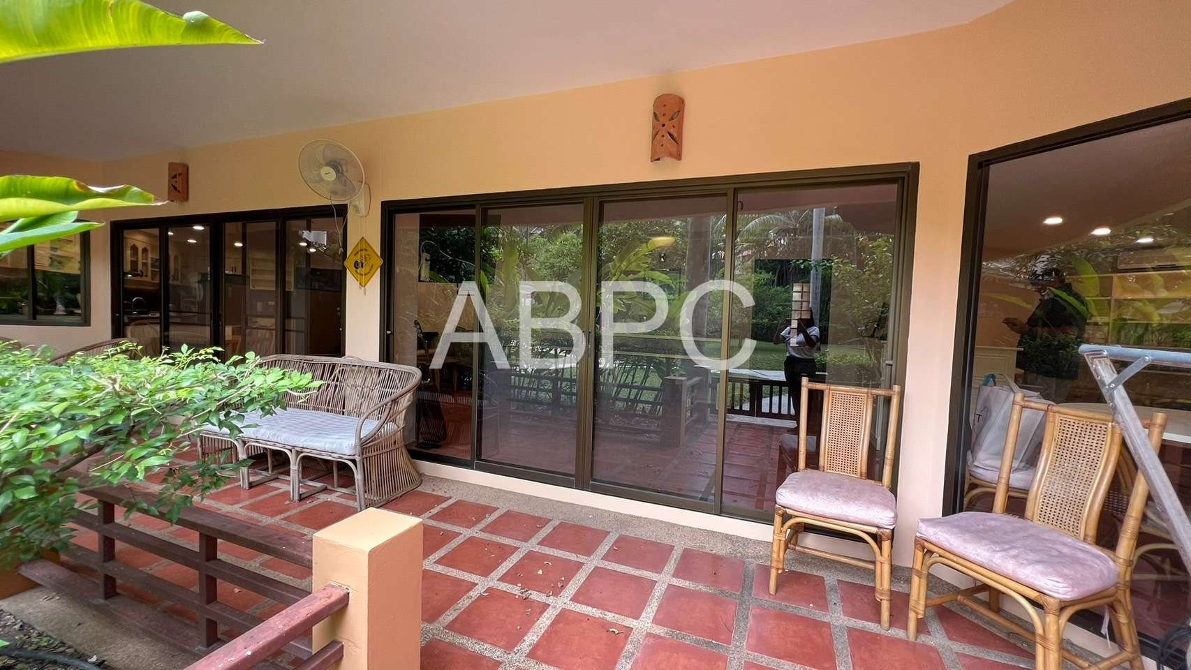 Large Garden Access 2 Bed 2 Bath Condo In Jomtien photo 15