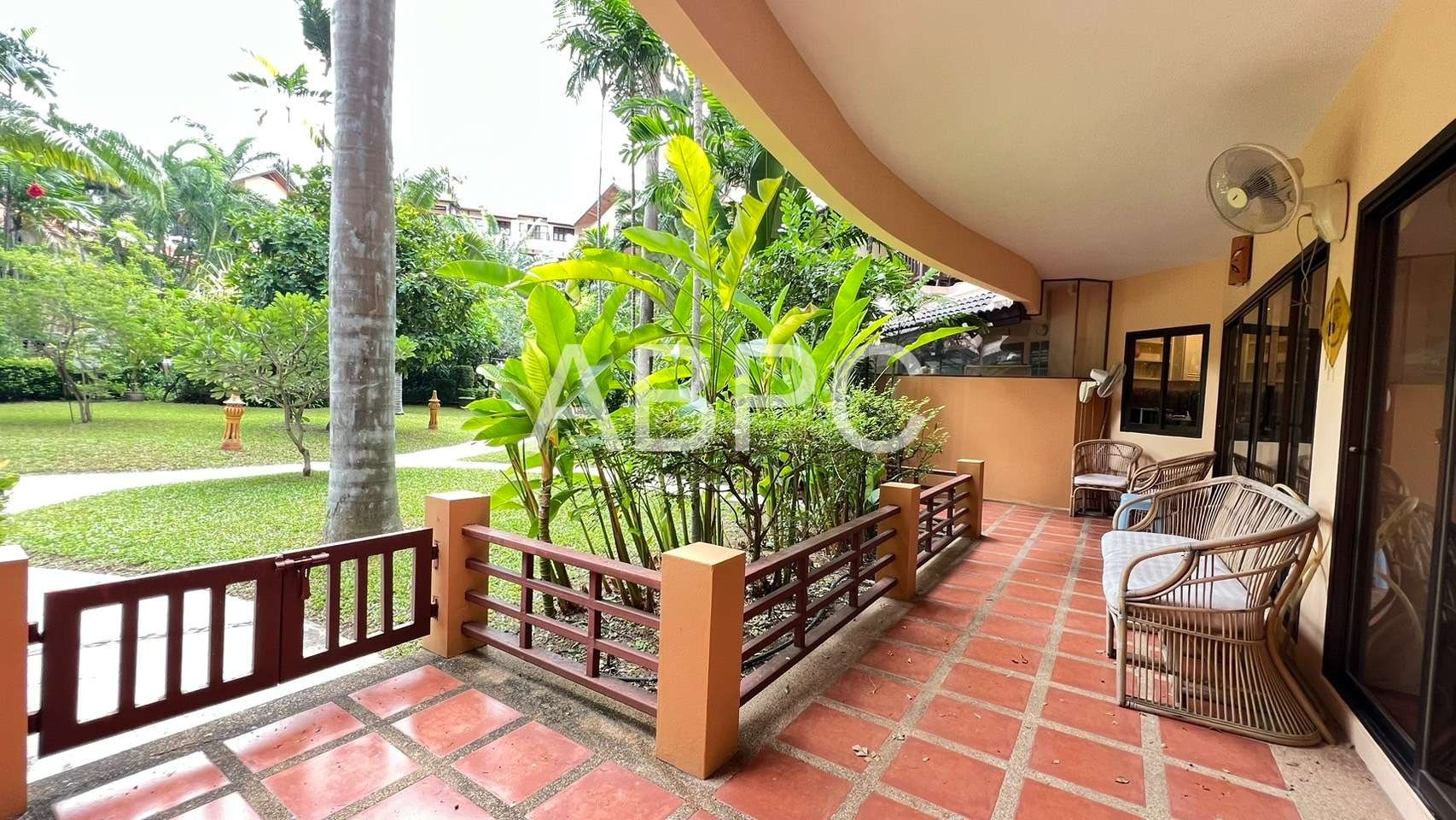 Large Garden Access 2 Bed 2 Bath Condo In Jomtien photo 16