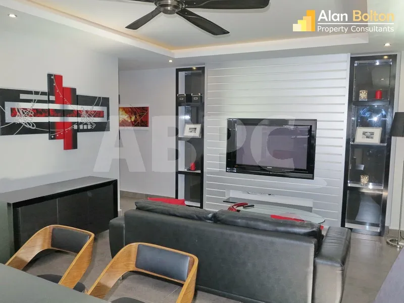 1 Bed 1 Bath Condo in Pratumnak photo 2