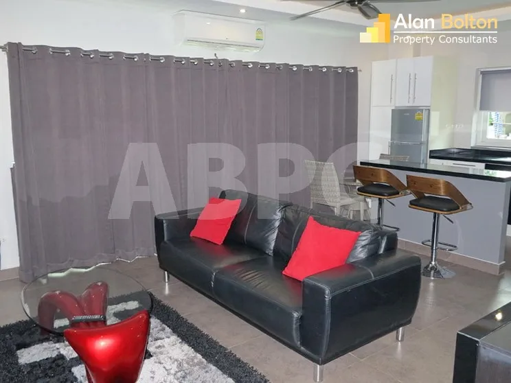 1 Bed 1 Bath Condo in Pratumnak photo 3