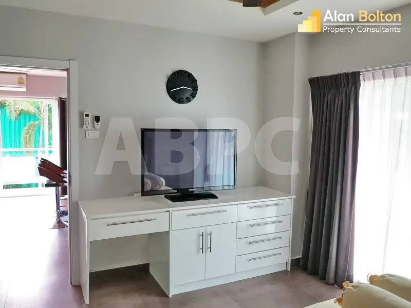 1 Bed 1 Bath Condo in Pratumnak photo 5