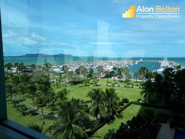 Ocean View 1 Bed 2 Bath Condo in Na Jomtien