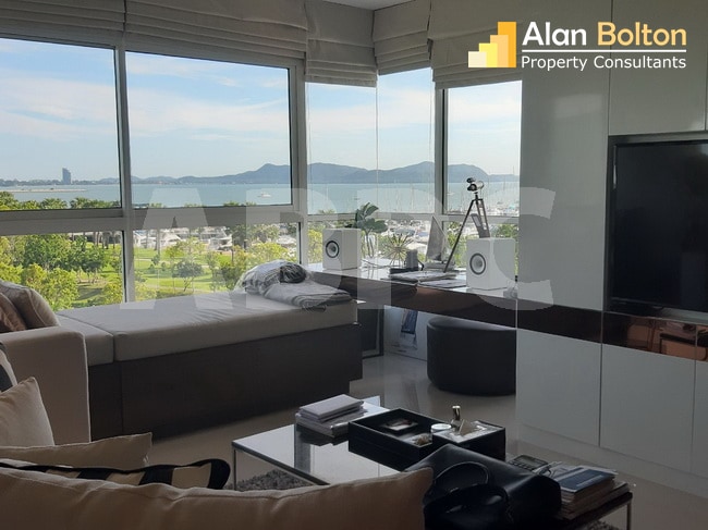 Ocean View 1 Bed 2 Bath Condo in Na Jomtien photo 3