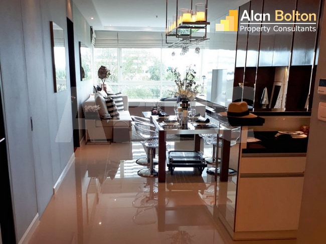 Ocean View 1 Bed 2 Bath Condo in Na Jomtien photo 4
