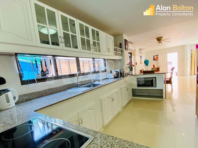 Pool villa 6 Bedroom 6 Bathroom in East Pattaya photo 12