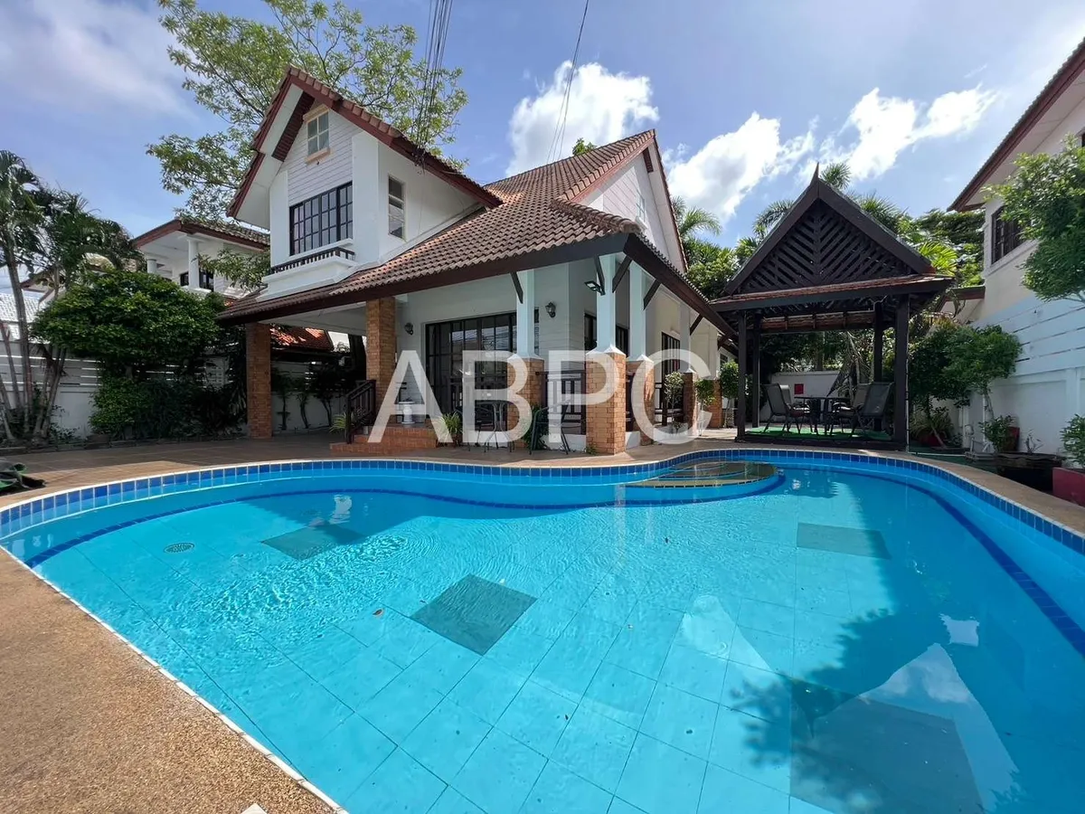 House for rent 4 Bedrooms 3 Bathrooms  in East Pattaya