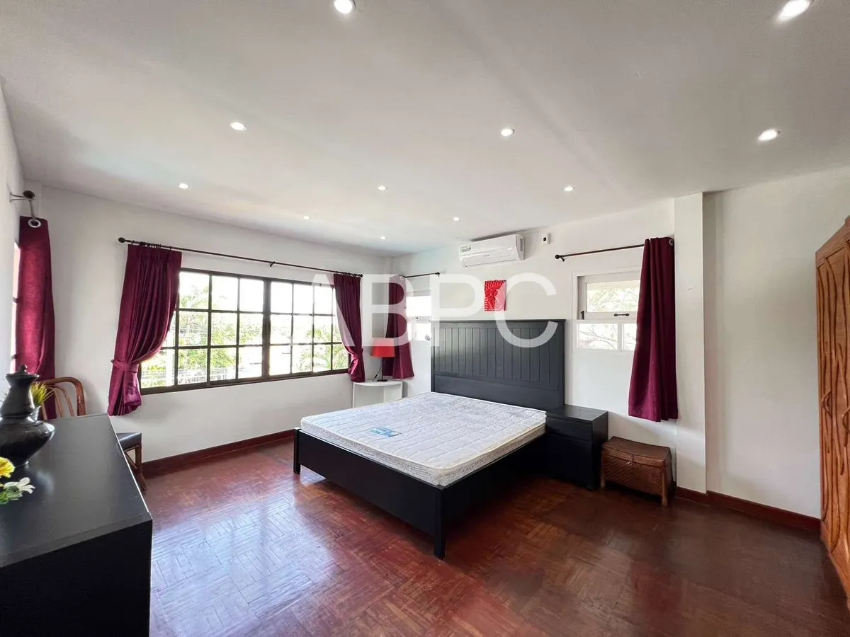 House for rent 4 Bedrooms 3 Bathrooms in East Pattaya photo 4