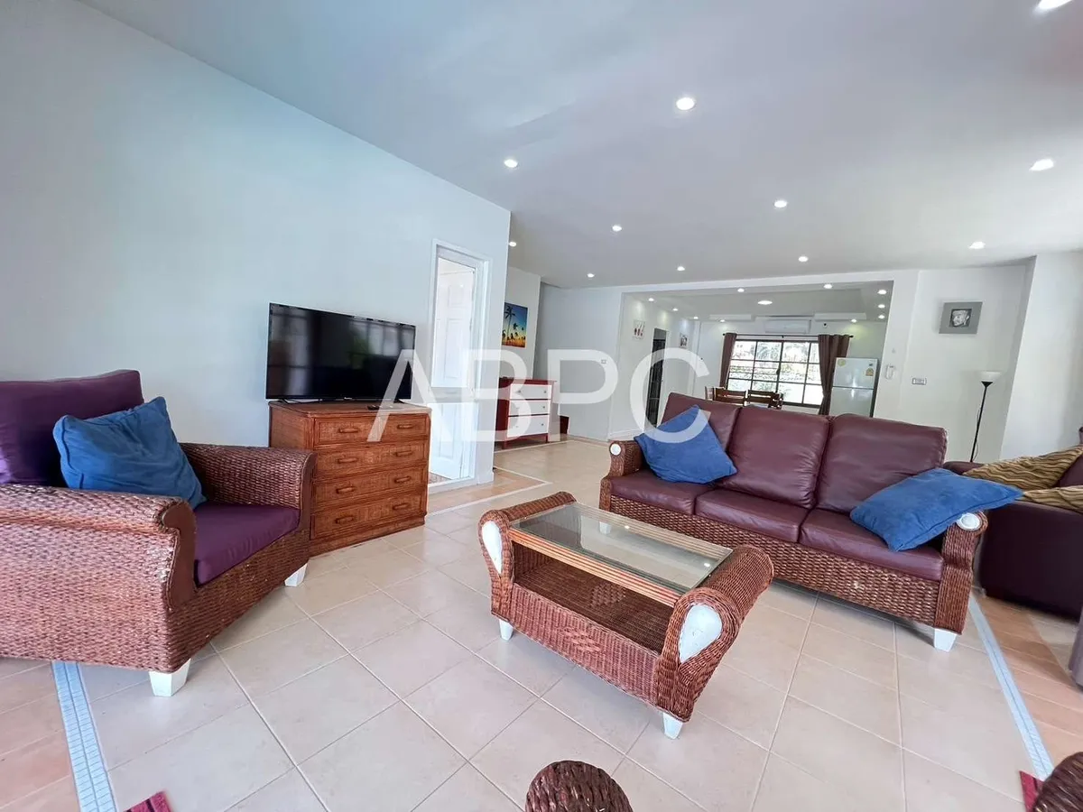 House for rent 4 Bedrooms 3 Bathrooms in East Pattaya photo 9
