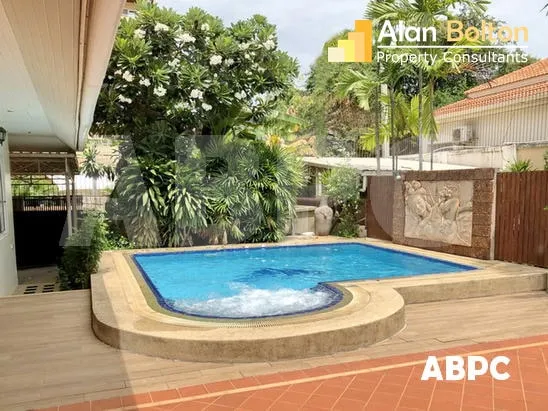 3 Bed 3 Bath in Pratumnak HR1135