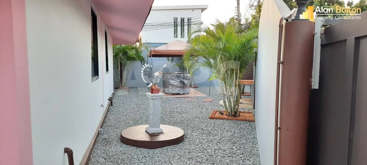 3 Bed 2 Bath Pool Villa In East Pattaya photo 19