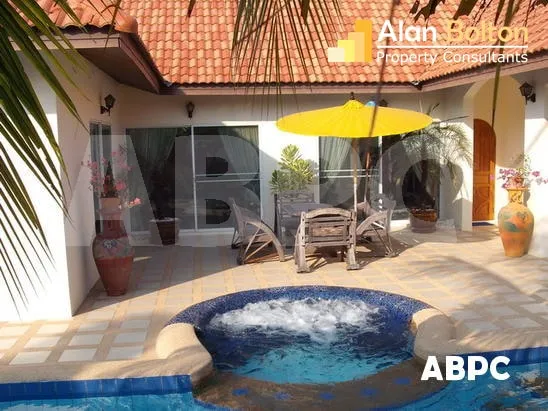 6 Bed 5 Bath in East Pattaya HR1662