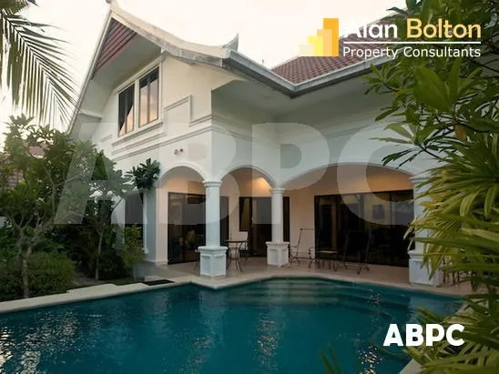3 Bed 3 Bath Pool Villa in Na Jomtien