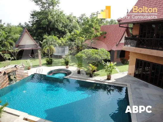 4 Bed 5 Bath in East Pattaya HR1898