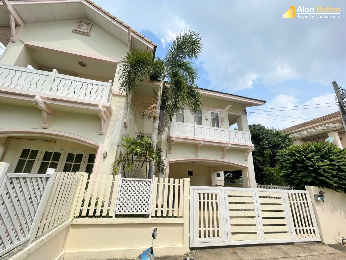 3 Bedrooms 3 Bathwooms in Jomtien