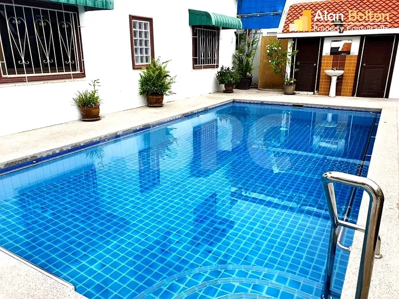 4 Bed 5 Bath in Pratumnak HR2124