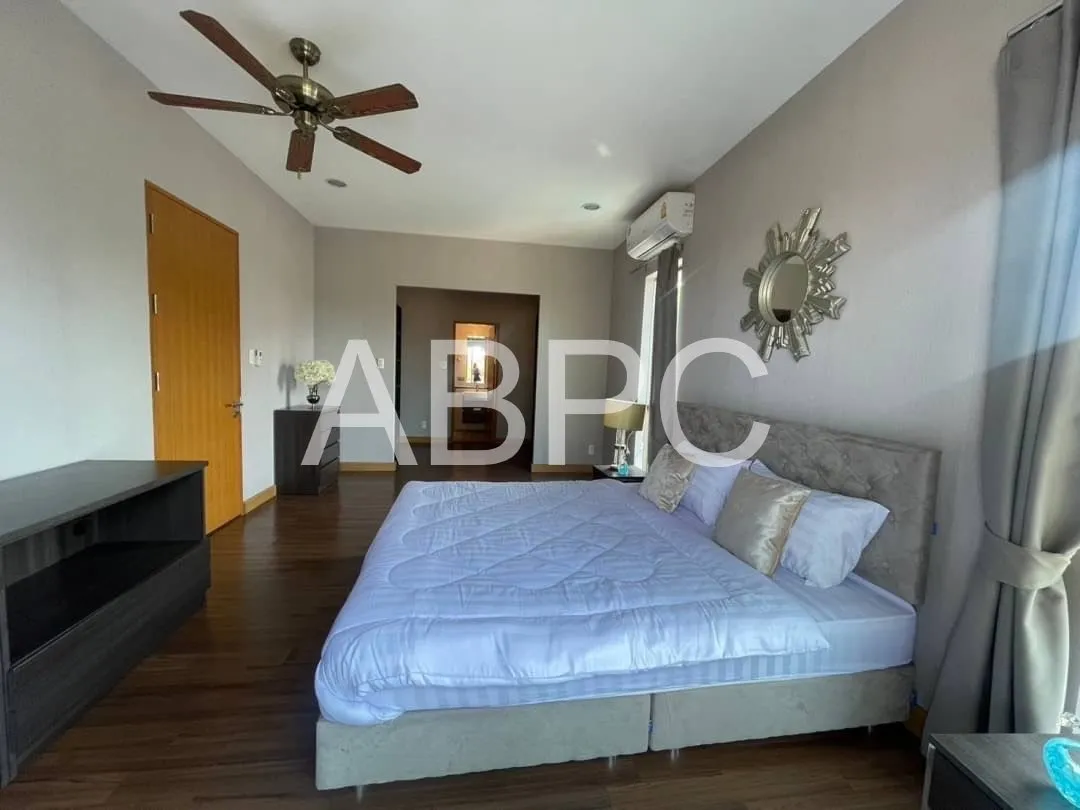 4 Bedrooms 3 Bathrooms in East Pattaya photo 5