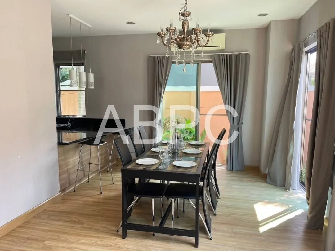 4 Bedrooms 3 Bathrooms in East Pattaya photo 10