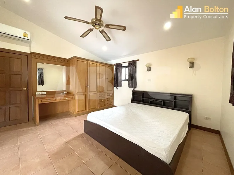 4 Bed 3 Bath in East Pattaya HR2212 photo 5