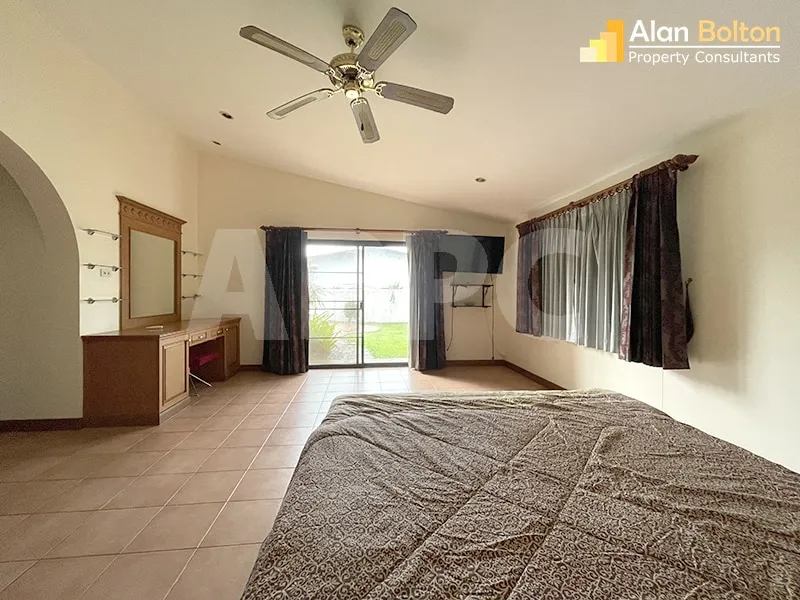 4 Bed 3 Bath in East Pattaya HR2212 photo 6
