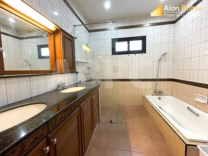 4 Bed 3 Bath in East Pattaya HR2212 photo 9