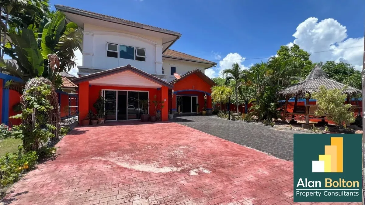 Pool Villa 4 Bedrooms 5 Bathrooms Pool Villa in Mapprachan