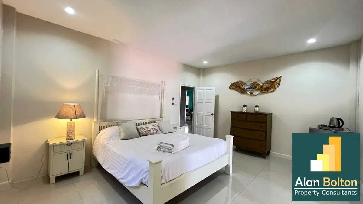 Pool Villa 4 Bedrooms 5 Bathrooms Pool Villa in Mapprachan photo 14