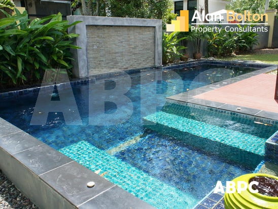3 Bedroom 3 Bathroom Pool Villa in East Pattaya HR2272