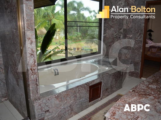 3 Bed 4 Bath in East Pattaya HR2438 photo 3