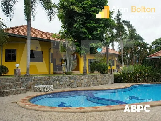 4 Bed 5 Bath in East Pattaya HR2541