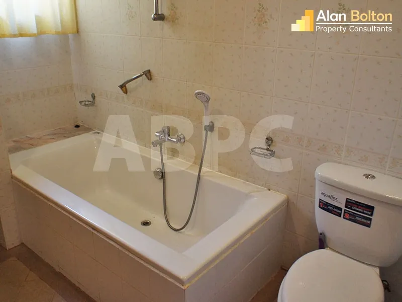 4 Bed 3 Bath Pool Villa in East Pattaya HR2542 photo 11
