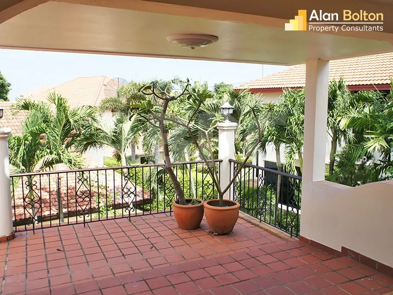 4 Bed 3 Bath Pool Villa in East Pattaya HR2542 photo 8
