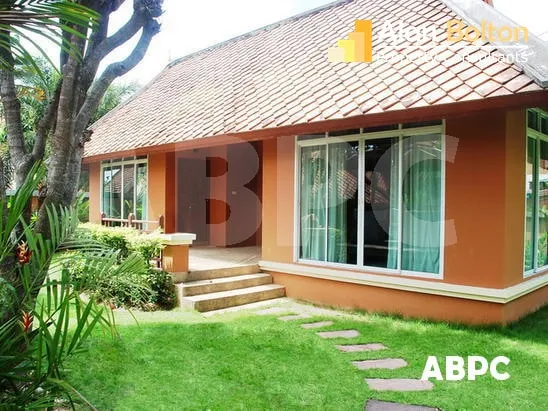 6 Bed 5 Bath in East Pattaya HR2607