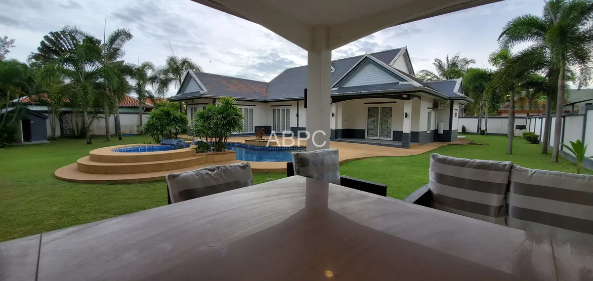 4 Bed 4 Bath in East Pattaya HR2635