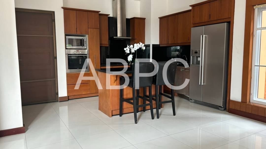 3 Bedrooms 4 Bathrooms in East Pattaya photo 2