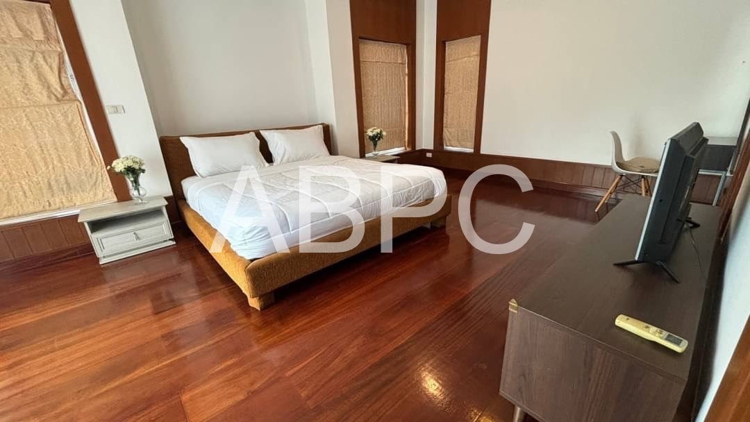 3 Bedrooms 4 Bathrooms in East Pattaya photo 11