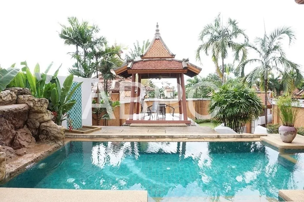 3 Bedrooms 4 Bathrooms in East Pattaya photo 4