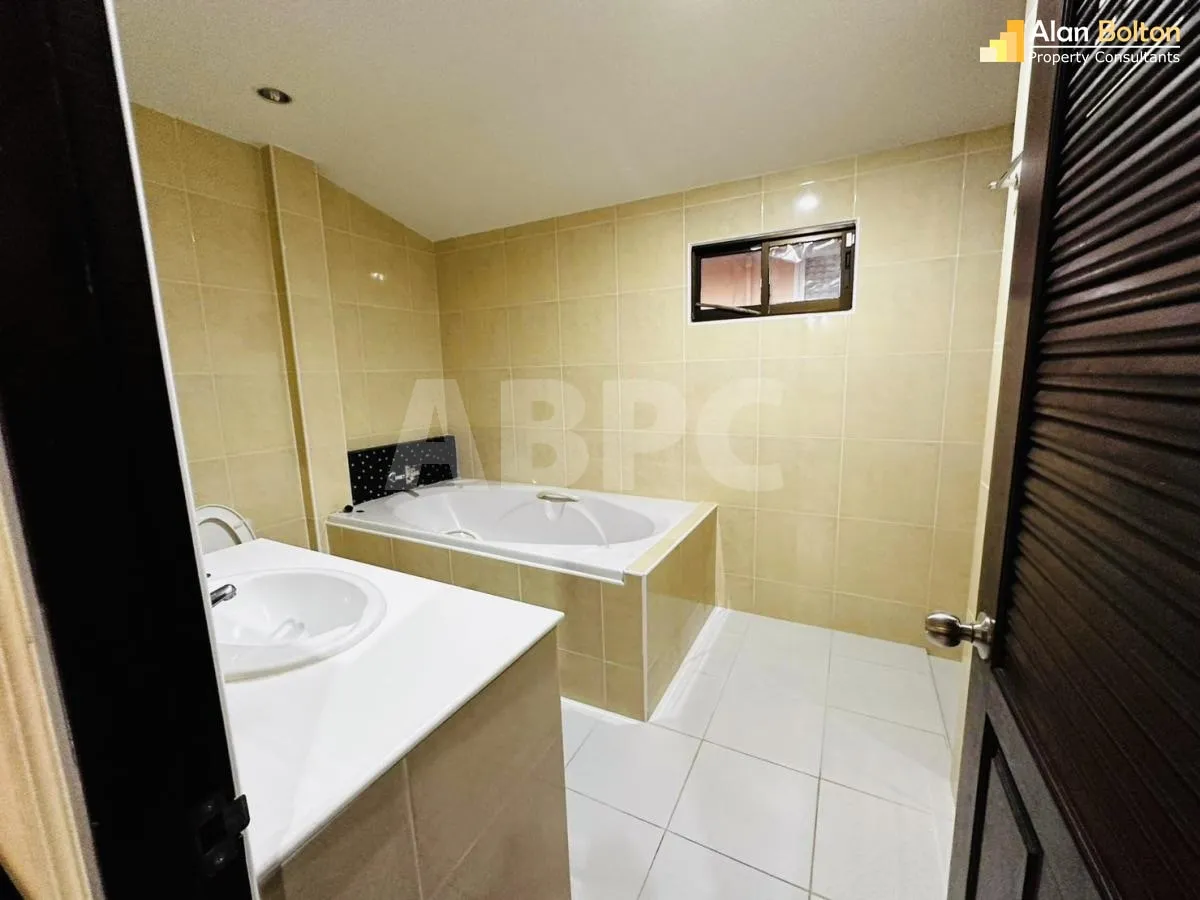 3 Bed 3 Bath in East Pattaya HR2653 photo 11