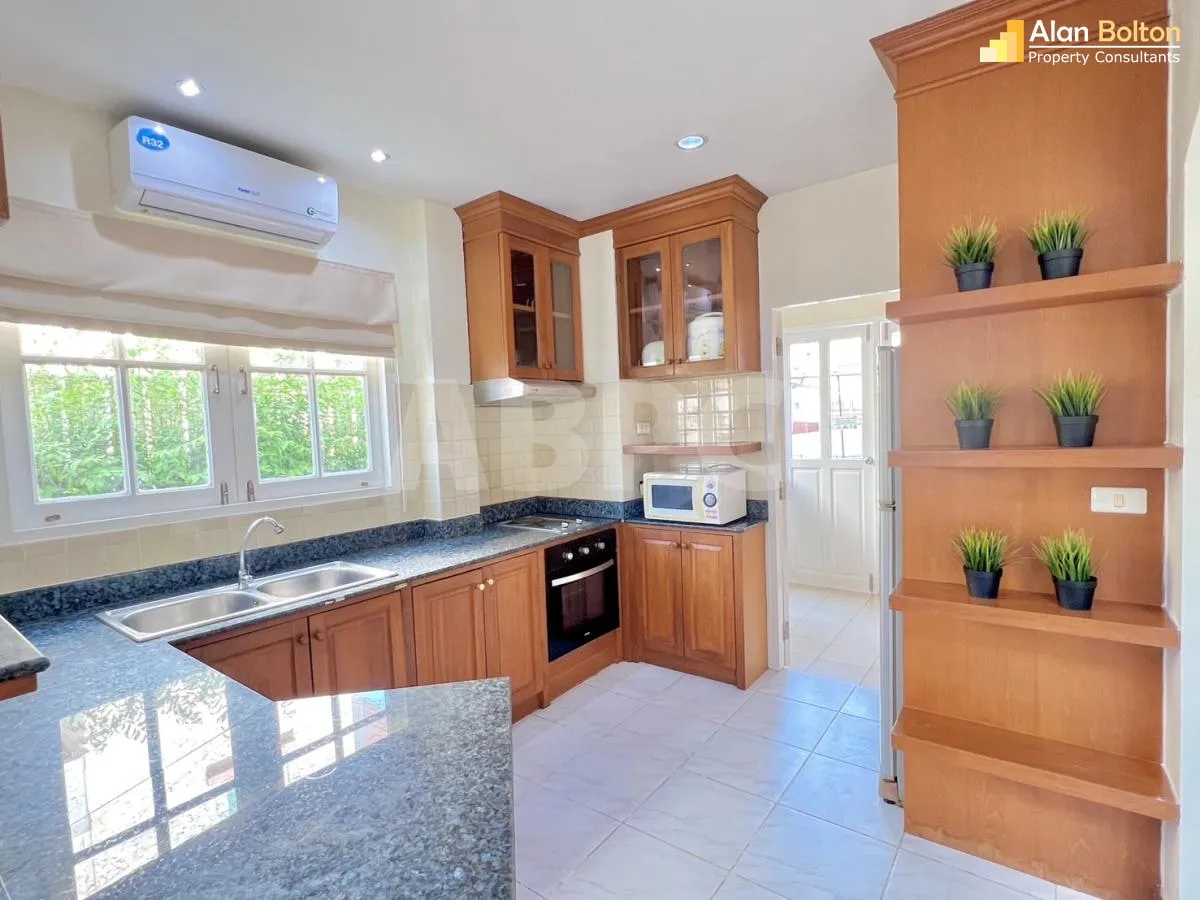 3 Bed 3 Bath Pool Villa in Jomtien For Rent photo 11