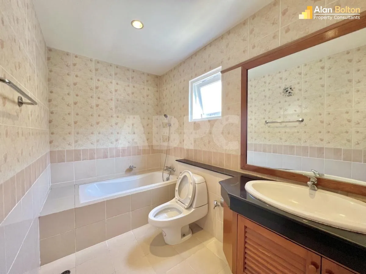3 Bed 3 Bath Pool Villa in Jomtien For Rent photo 7