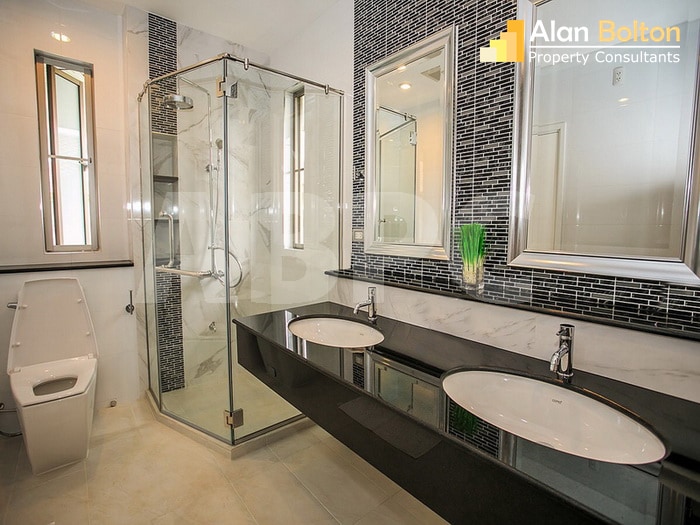 4 Bed 3 Bath in East Pattaya HR2670 photo 10