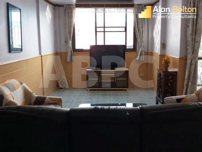 2 Bed 2 Bath in Central Pattaya HR2712 photo 3