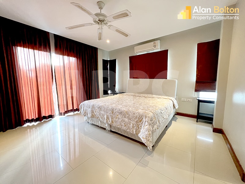 3 Bed 2 Bath Pool Villa in East Pattaya photo 10