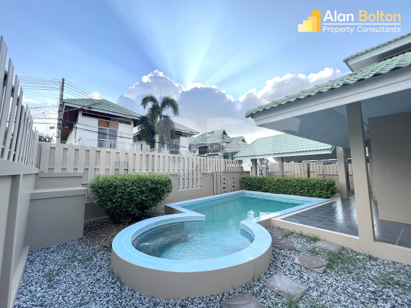 3 Bed 2 Bath Pool Villa in East Pattaya photo 2